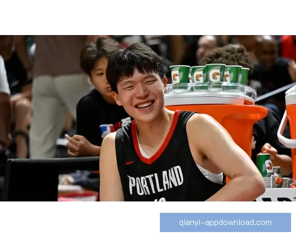 斯普利特赞杨瀚森进步显著 从季初时间减少到成长为更好球员